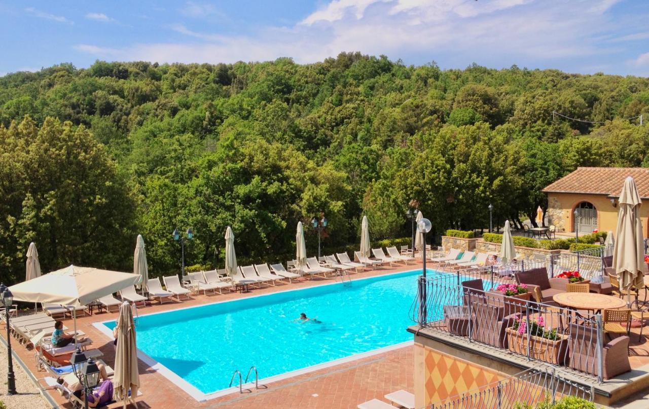 Apartments In Residence With Swimming Pool In Монтеверді-Мариттімо Екстер'єр фото
